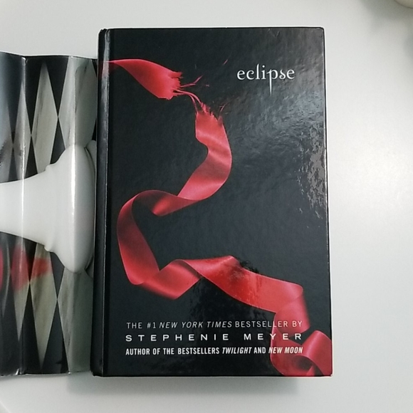 Twilight Eclipse Hardcover Book ❤ - Picture 7 of 8